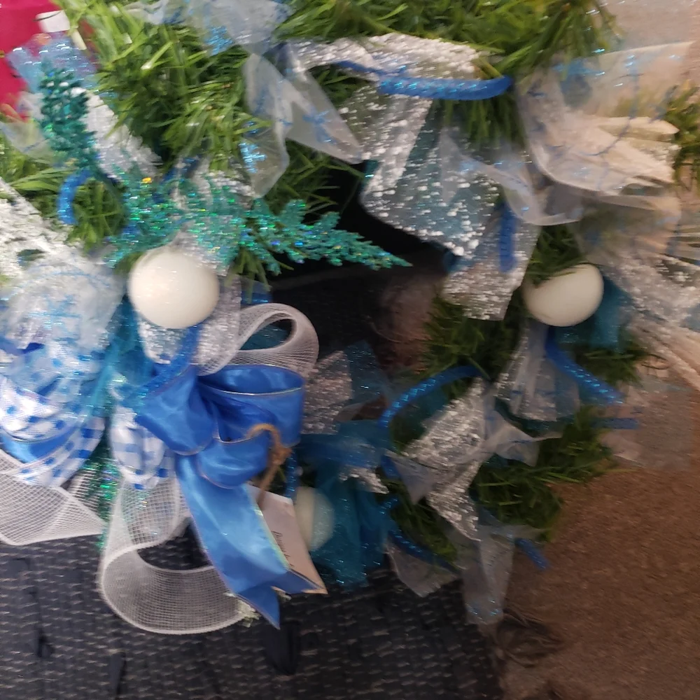 Personalized wreaths and decor - Picture 3 of 6
